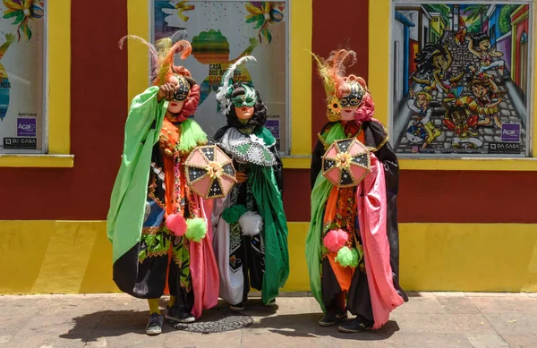 Olinda, Brezilya renkli karnaval maskeleri — Stok fotoğraf