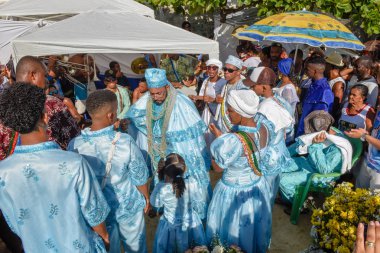 Salvador, Brezilya - 2 Şubat 2019: Brezilya'daki Salvador Bahia'da Yemanja kutlaması sırasında ki insanlar