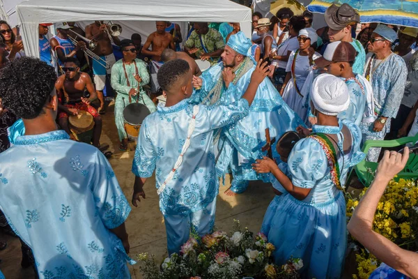 Salvador, Brezilya - 2 Şubat 2019: Brezilya'daki Salvador Bahia'da Yemanja kutlaması sırasında ki insanlar