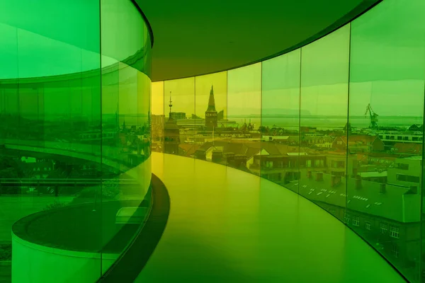 El panorama arcoíris del museo de arte ARoS en Aarhus, Dinamarca — Foto de Stock