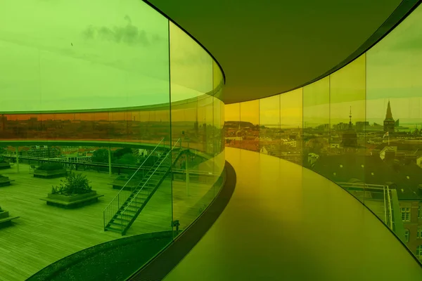 El panorama arcoíris del museo de arte ARoS en Aarhus, Dinamarca — Foto de Stock