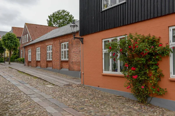 Il tradizionale villaggio storico di Ribe nello Jutland in Danimarca — Foto Stock