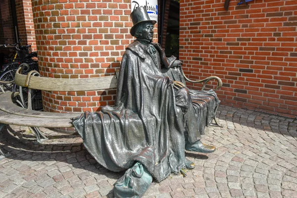 Статуя писателя Х. К. Андерсена в Оденсе, Дания — стоковое фото