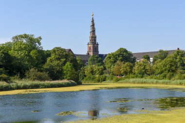 Kopenhag, De bizim kurtarıcı kilise kulesi ile Peyzaj