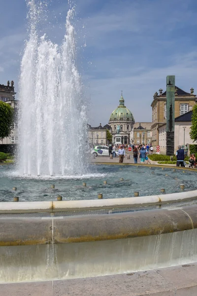 Amalienborg a királyi dán családi rezidencia a város főterén — Stock Fotó