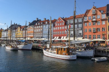 Danimarka'da Kopenhag'da Nyhavn kanalı