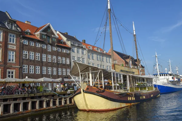 O canal Nyhavn em Copenhaga na Dinamarca — Fotografia de Stock