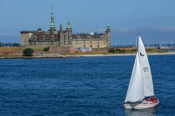 Helsingor üzerinde Danimarka 'da Kronborg Kalesi