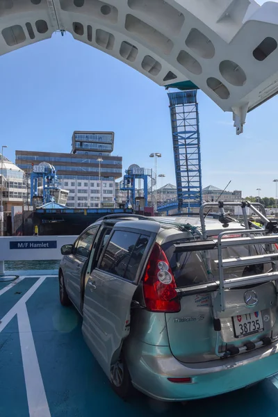 Veerboot in Helsingor in Denemarken op weg naar Helsingborg, SWE — Stockfoto