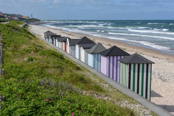 Пляж каюти узбережжя в Regeleje в Данії — стокове фото