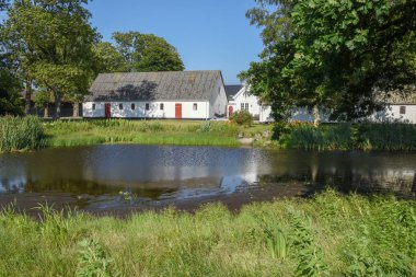 Danimarka kırsalında göl