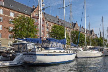 Danimarka'da Kopenhag'da bir kanal Tekneler