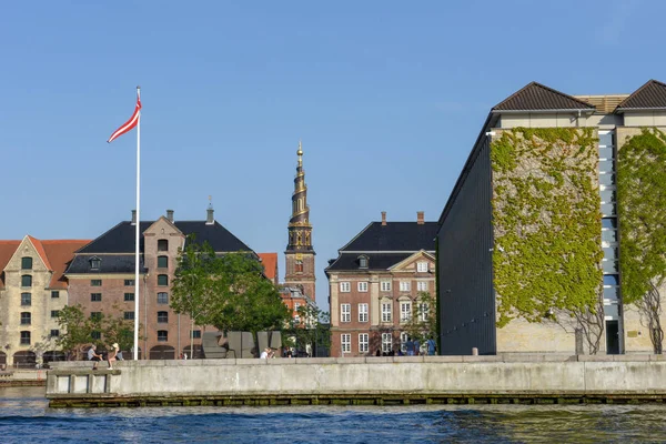 Vecchia casa tradizionale a Copenaghen in Danimarca — Foto Stock