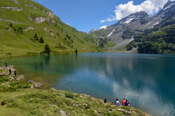 Jezioro engstlen w Engelbergu w Alpach Szwajcarskich — Zdjęcie stockowe