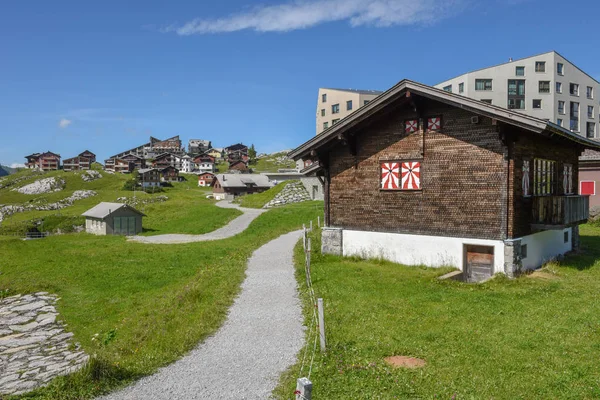 Aldeia montanhosa de Melchsee-Frutt nos Alpes Suíços — Fotografia de Stock