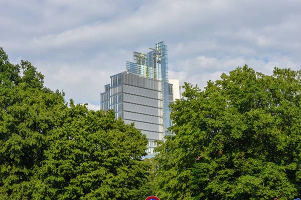 Nowoczesny budynek w Hanowerze w Niemczech — Zdjęcie stockowe