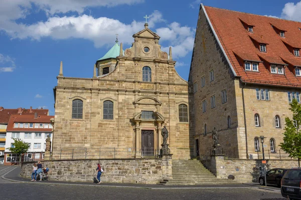 Kostel svatého kříže v Hildesheimu v Německu — Stock fotografie