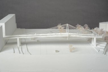 Bir bridg mimari sunumu için site çevreleyen model