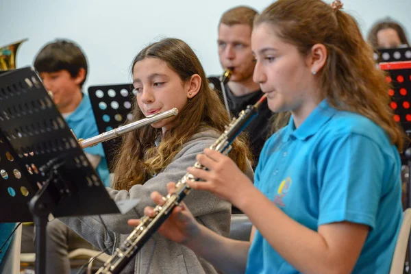 Concert uitgevoerd door jonge mensen in Montagnola in Zwitserland — Stockfoto