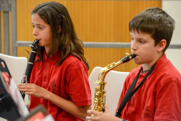 Concert donné par des jeunes à Montagnola en Suisse — Photo