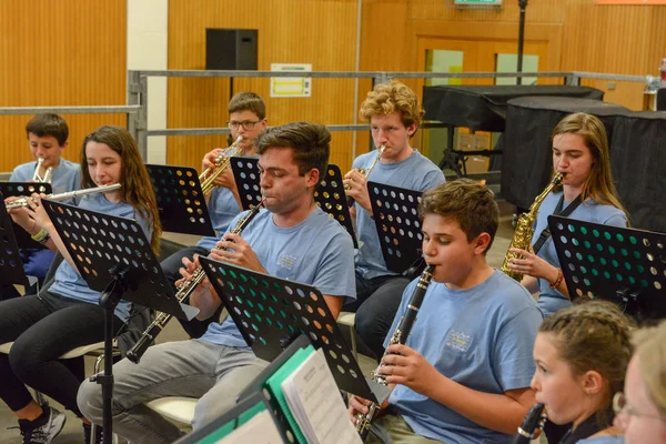 Concert donné par des jeunes à Montagnola en Suisse — Photo