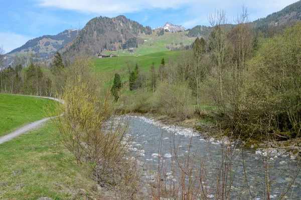 Landschap bij het dorpje Grafenort op Zwitserland — Stockfoto