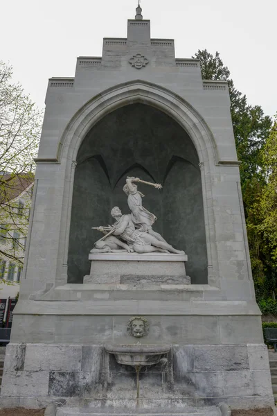 Statue des Nationalhelden winkelried at stans on switzerland — Stockfoto