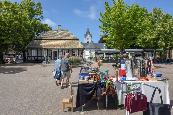 Människor på Angelholms marknad på Sverige — Stockfoto