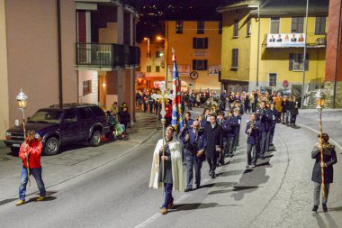 İsviçre 'deki Agno' da Katolik alayı