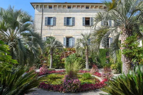 Jardin floral ornemental et parc de l'île de Madre sur le lac de Maggio — Photo