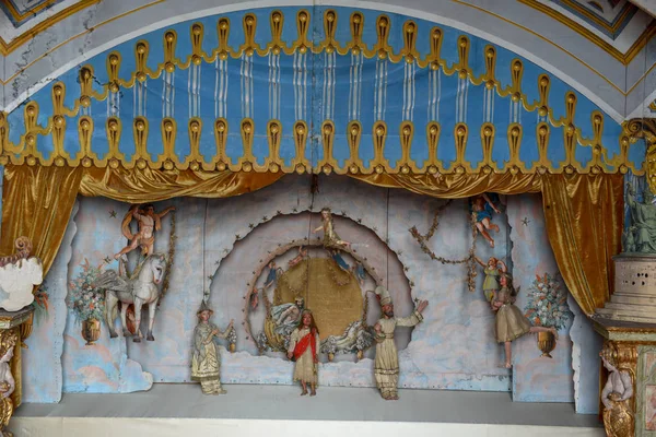 El teatro de títeres en el palacio Borromeo en la isla Madre en Italia — Foto de Stock