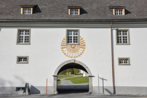Ηλιακό Ρολόι Του Μοναστηριού Στο Engelberg Στις Ελβετικές Άλπεις — Φωτογραφία Αρχείου