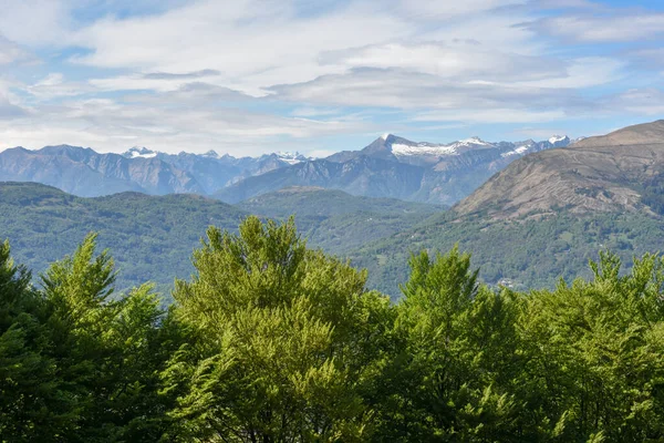 スイスアルプスのルガーノの山の風景 — ストック写真