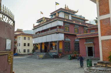 Pokhara, Nepal - 13 Ocak 2020: Nepal yakınlarındaki Jangchub Choeling Tibet Budist Manastırı