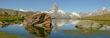 Stellisee Gölü ve İsviçre Alplerindeki Zermatt 'ta Matterhorn Dağı