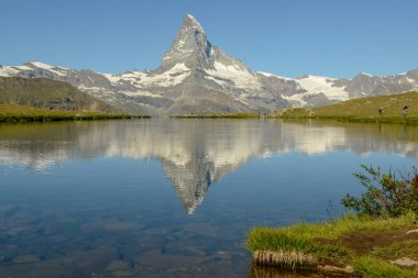 Stellisee Gölü ve İsviçre Alplerindeki Zermatt 'ta Matterhorn Dağı