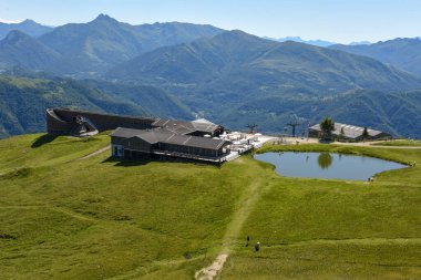 İsviçre Alplerinde Tamaro Dağı 'nın gerçek görüntüsü