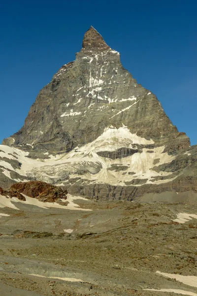 位于瑞士阿尔卑斯山脉Zermatt上空的Matterhorn山 — 图库照片