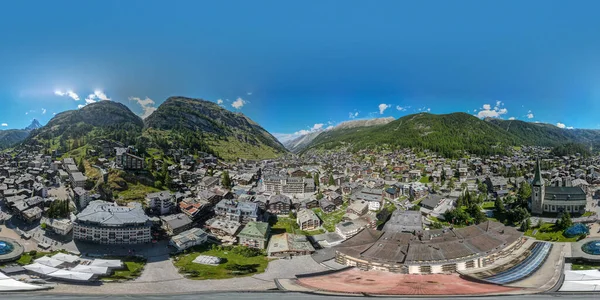 Sviçre Alplerindeki Zermatt Kasabasının Gerçek Görüntüsü — Stok fotoğraf