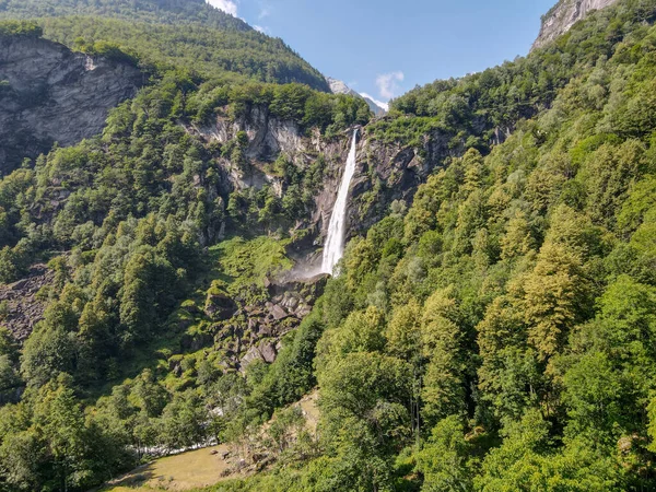 Sviçre Nin Talya Bölgesindeki Bavona Vadisi Ndeki Foroglio Şelalesi — Stok fotoğraf