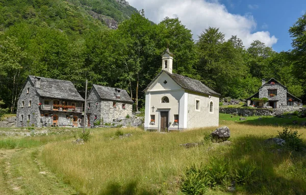 Kleines Dorf Bavona Tal Den Schweizer Alpen — Stockfoto
