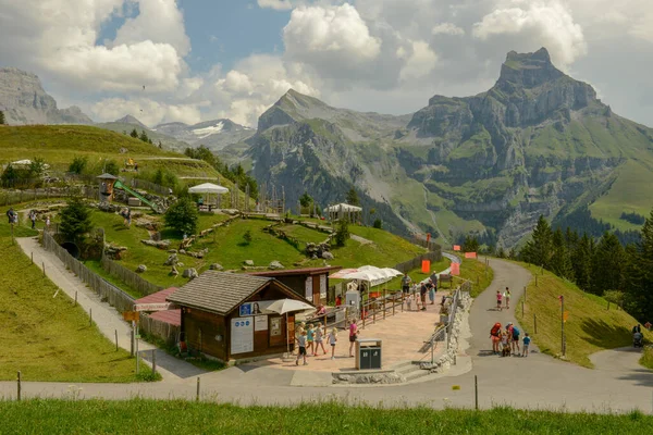 Энгельберг Швейцария Августа 2020 Года Люди Парке Развлечений Брунни Над — стоковое фото