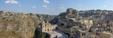 Matera, İtalya - 19 Eylül 2020: İtalya Matera 'daki Saint Pietro Caveoso Kilisesi