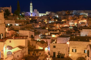 Matera 'nın İtalya' daki gece manzarası, Unesco dünya mirası