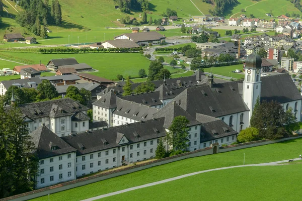 Convento Beneditino Engelberg Sobre Alpes Suíços — Fotografia de Stock