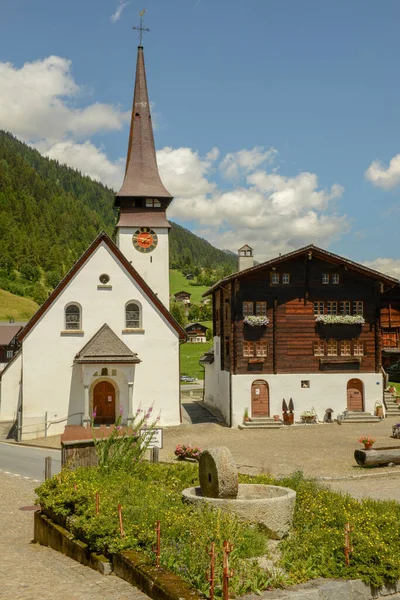 Aldeia Biel Cantão Wallis Nos Alpes Suíços — Fotografia de Stock