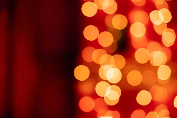 Bokeh Rojo Borrosa Luces Fondo Decoración Guirnaldas Oro Para Celebración — Foto de Stock