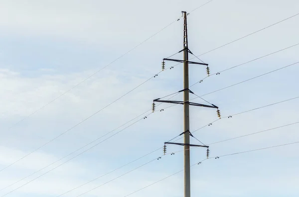 Yükü Yüksek Voltajlı Güç Hattı Kulesi — Stok fotoğraf
