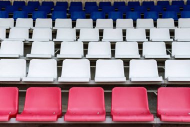 Stadyum koltukları, Fransa bayrak rengi. Futbol, futbol ya da Beyzbol Stadyumu tribün Fansız. Oyunun sonuna.