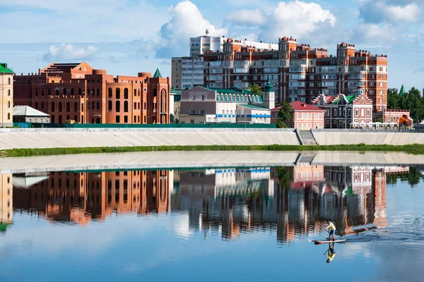 Fachadas Edifícios Com Uma Decoração Medieval Estilo Flamengo Reflexões Edifícios — Fotografia de Stock